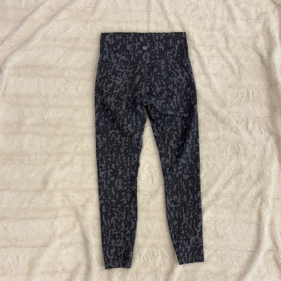 Lululemon athletica grey mix Patterned crop/tapered cur Leggings size 6 women’s - Picture 9 of 16